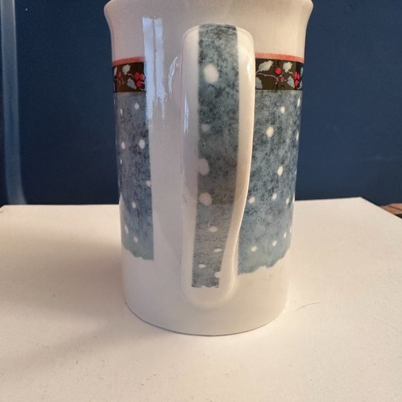 ROYAL NORFOLK 12 OZ CHRISTMAS TREE MUG - Picture 2 of 5